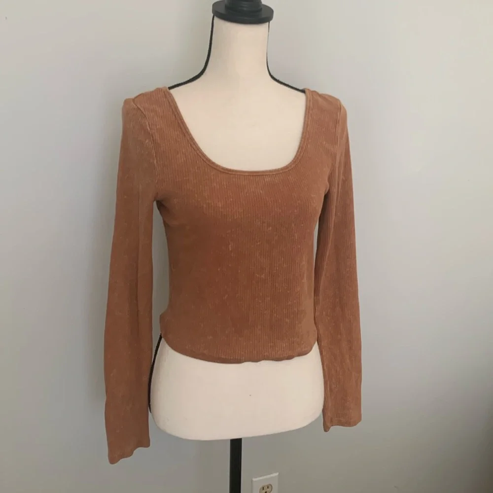 Top square, neckline, front and back